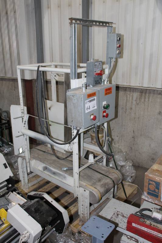 lot 64 image: Commercial Tool w Hubbell Circuit-Lock Disconnect Swich