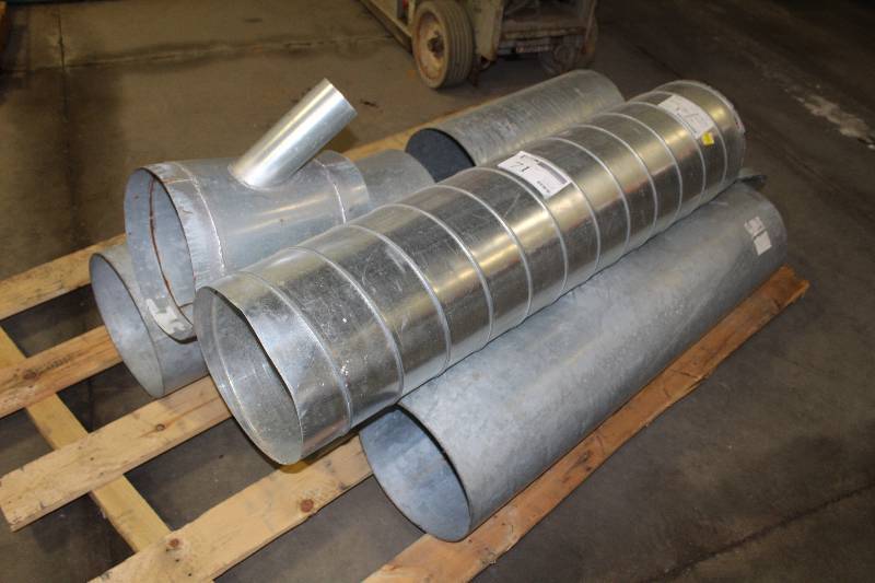 lot 71 image: Metal Ducting