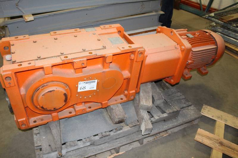 lot 68 image: Weg Gearbox & Motor
