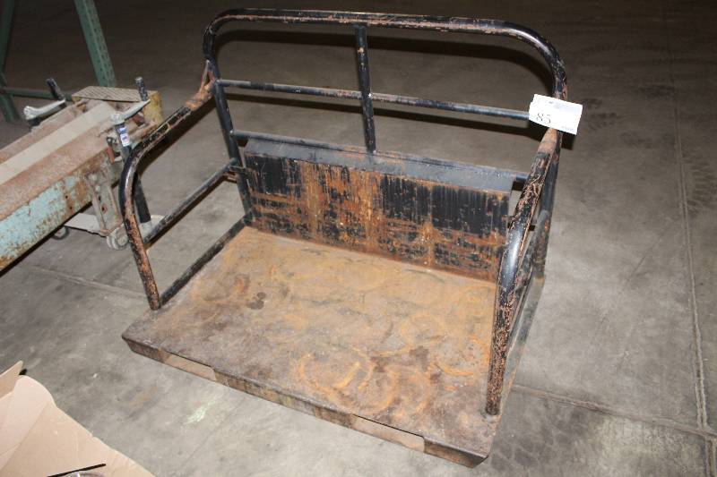 lot 85 image: Forklift Foreman Lift Attachment