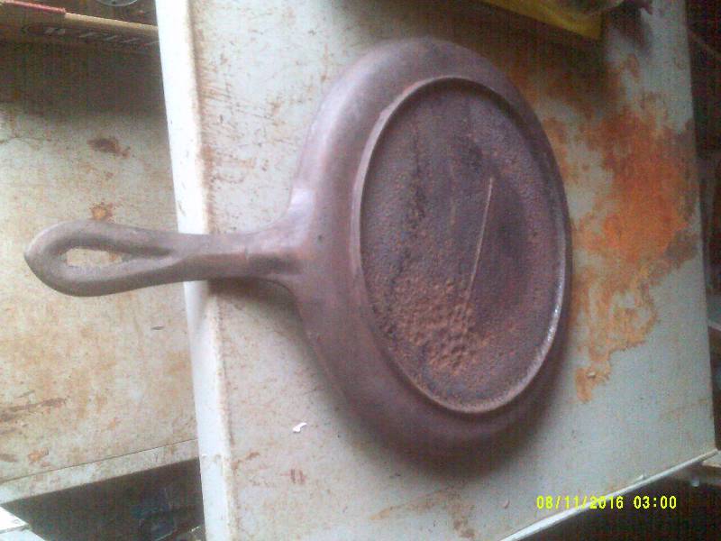 10 INCH ANTIQUE CAST IRON SKILLET