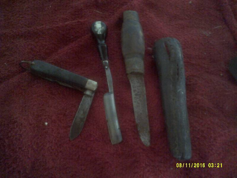 3 ANTIQUE KNIVES