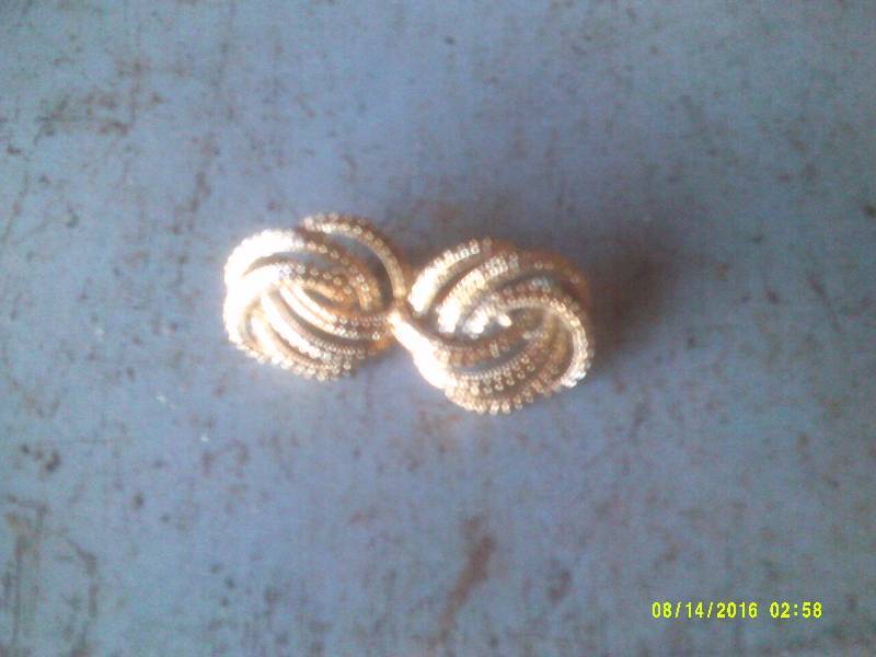 GOLD CLIP EARINGS