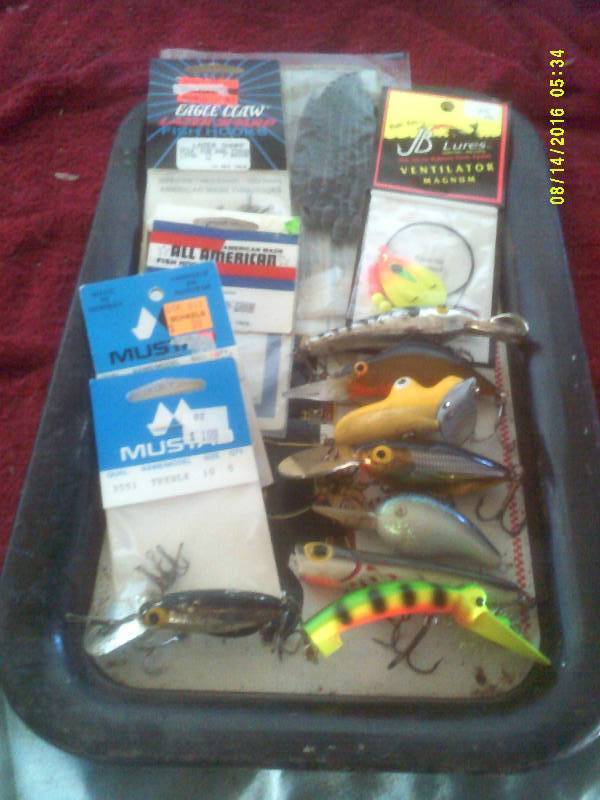 FISHING HOOKS AND RAPULAS