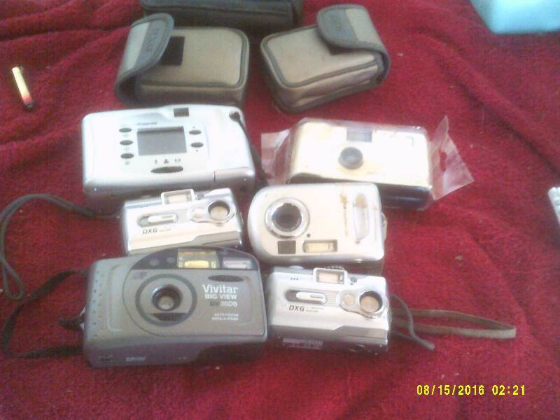 6 CAMERAS