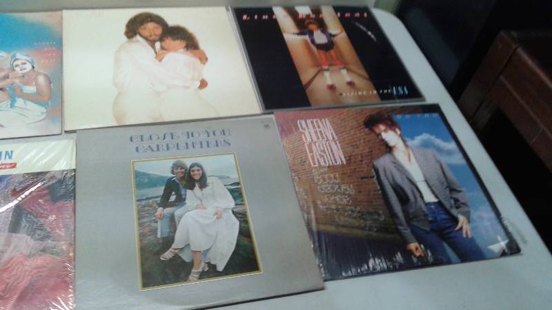 lot 21 image: Lot Of Female Vinyls LP Record Lot, Used, May Show Wear, Records May Show Wear, Bannarama, Gogos, estefan, Blondie, Carpenters