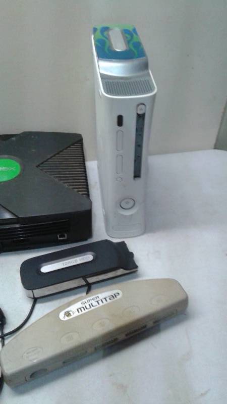 lot 29 image: Large Lot Of Mixed Video Game Parts, Untested, Sold As Is, Xbox