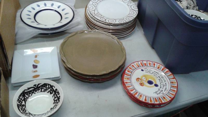 lot 46 image: Lot Of New Name Brand Kitchen Dishes And Plates, Pier 1, Pottery Barn, Phaltzgraff, Others