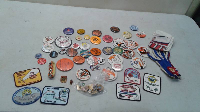 lot 57 image: Metal Bowl Filled With Minnesota Pins, Buttons, And Patches, Kent Hrbek Autograph