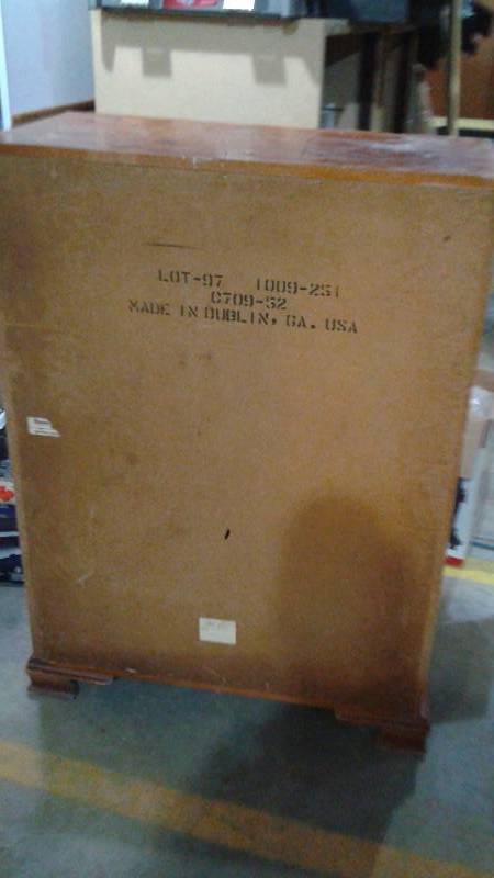 lot 65 image: Bedroom Dresser, Used Shows Wear, Missing A Knob
