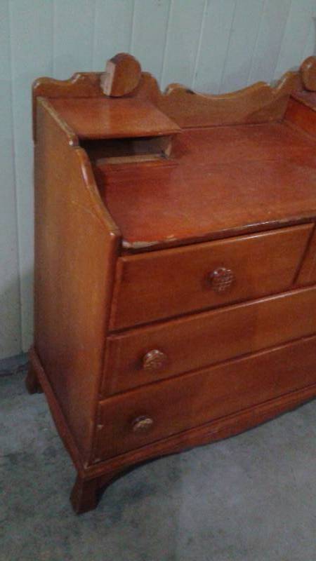 lot 66 image: Vintage Wood Dresser, Needs Rehab, Missing Two Small Top Drawers, Mirror Holder is Broke