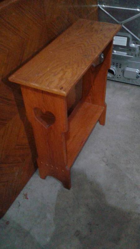 lot 73 image: Narrow Wood Shelf Table, Used