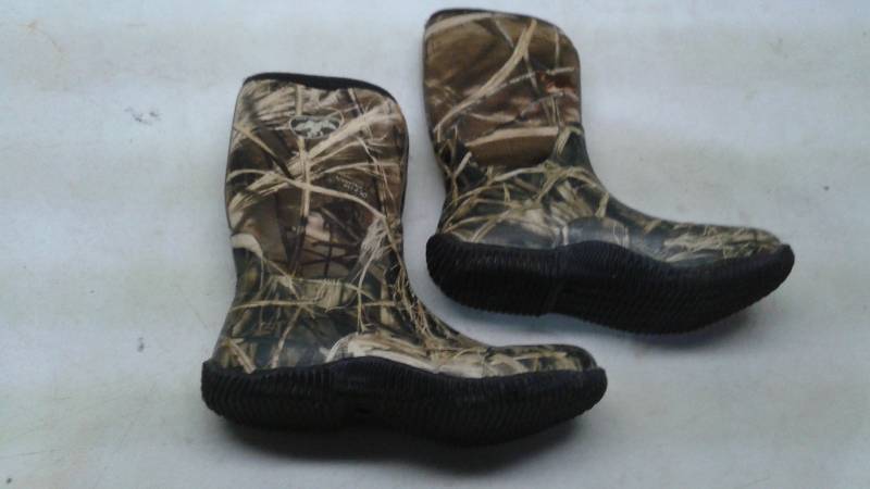 lot 91 image: Duck Commander Hunting Boots, Very Good Condition, Size Mens 11,