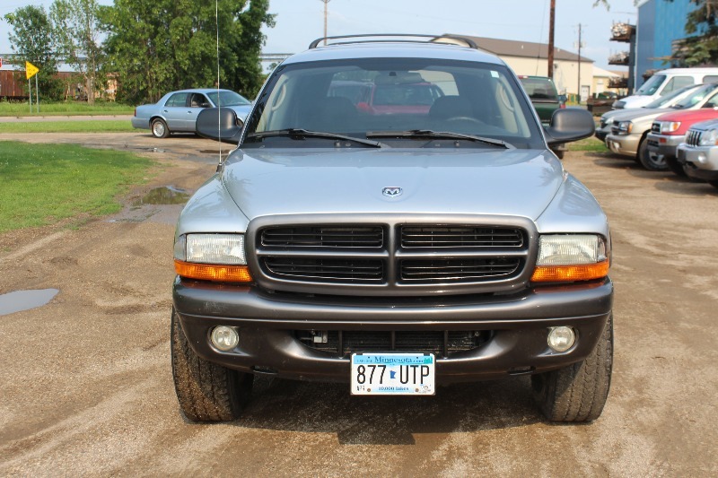 lot 2626 image: 2002 Dodge Durango SXT 4x4 - 2 Owner -