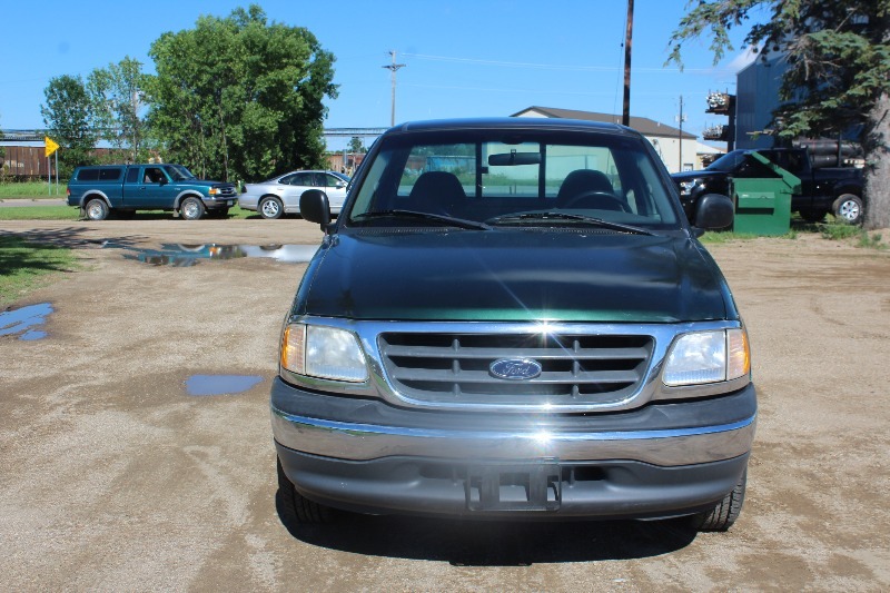 lot 2644 image: 2000 Ford F150 XL