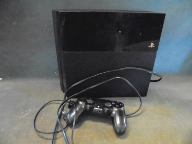 lot 1 image: Sony PS4 Gaming Sysytem