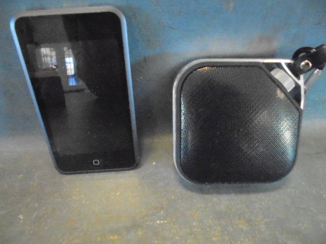 lot 51 image: iPod and Speaker