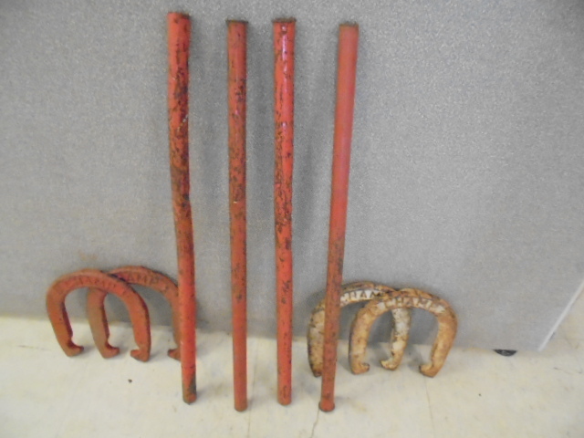 lot 60 image: Horseshoes Game