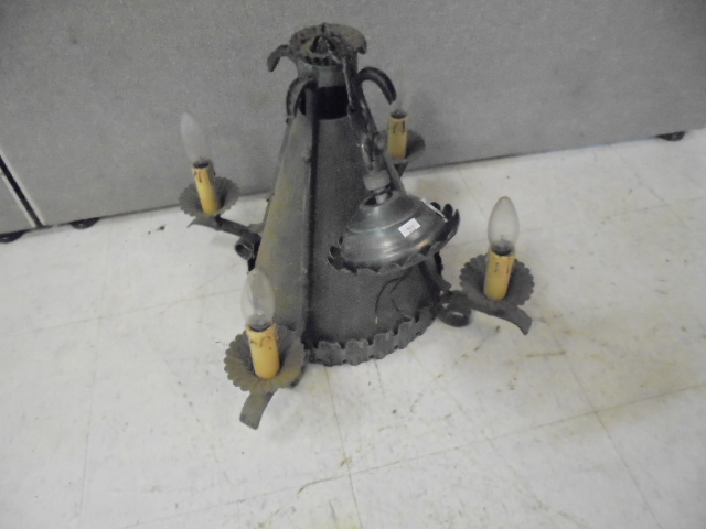 lot 68 image: Chandelier