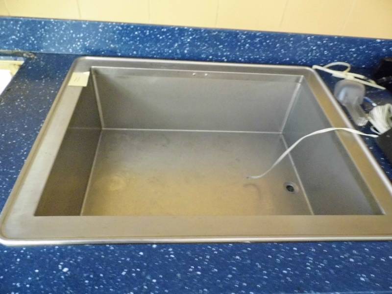 lot 11 image: Drain Sink