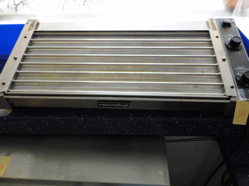 lot 23 image: Round Up Hot Dog Roller