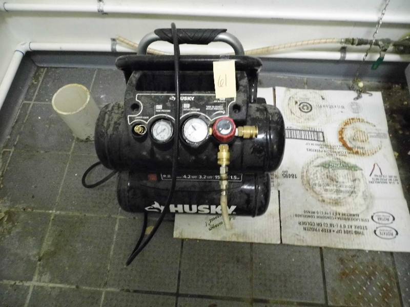 lot 61 image: Husky Air Compressor