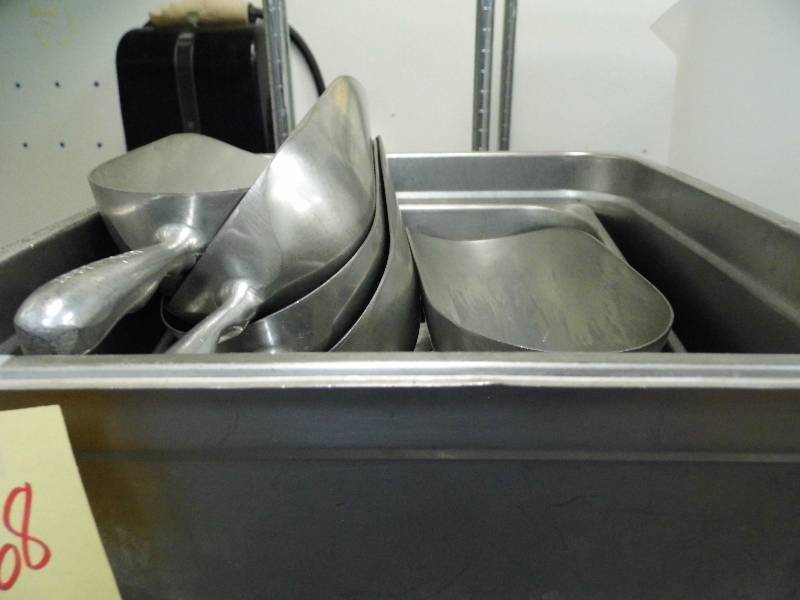 lot 68 image: Assorted Kitchen Items