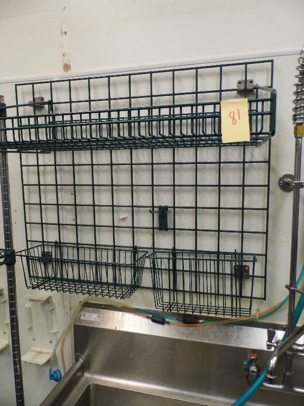 lot 81 image: Grid Rack Over Sink