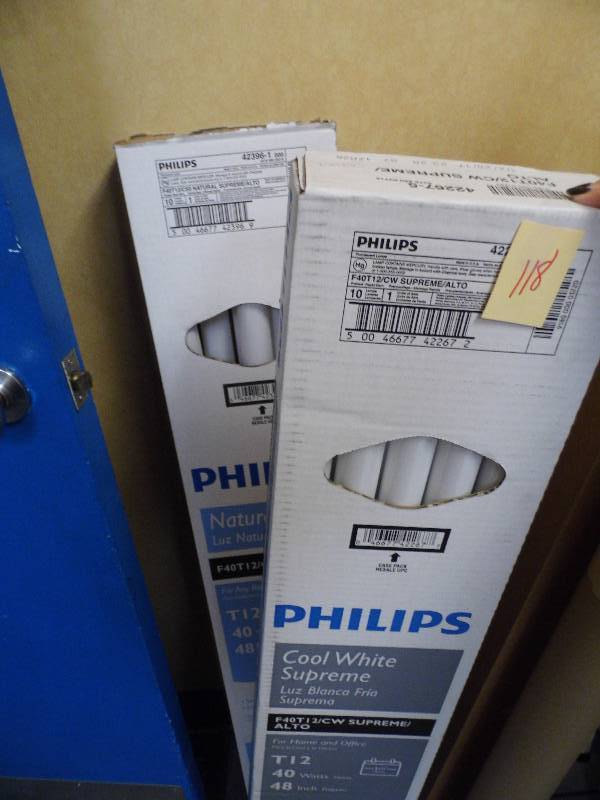 lot 118 image: Light Bulbs