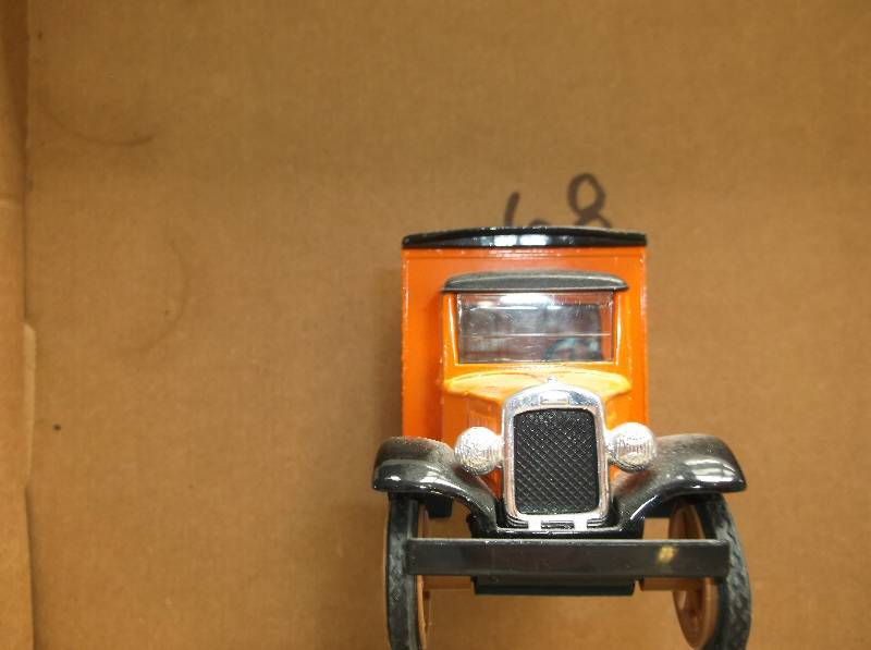 lot 68 image: Truck Bank