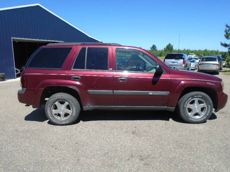 lot 4 image: 2004 Chevy Trailblazer 4x4