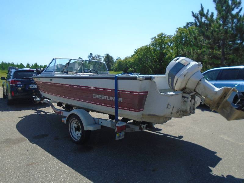 1989 Crestliner Boat 