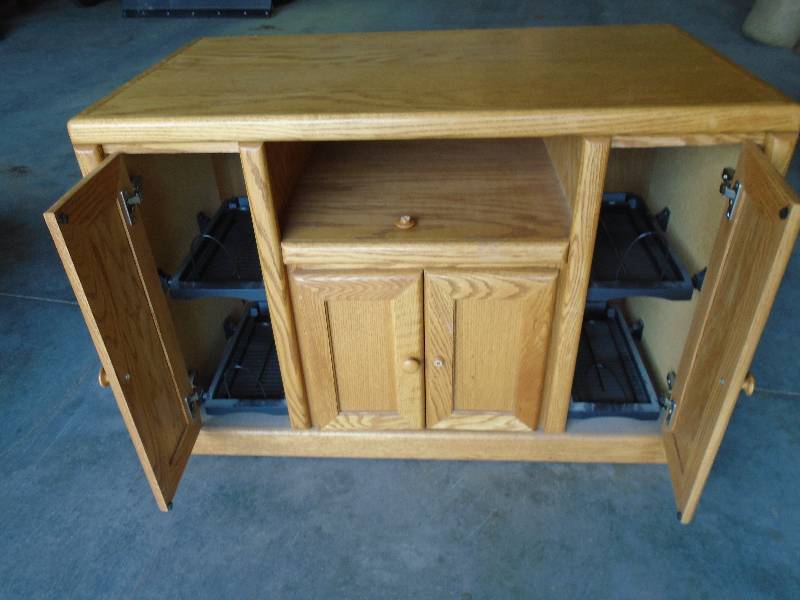 lot 11 image: Entertainment Center