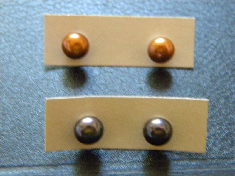 lot 23 image: 2 Pairs of Sterling Silver Earrings