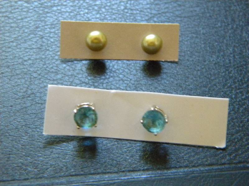 lot 24 image: 2 Pairs of Sterling Silver Earrings