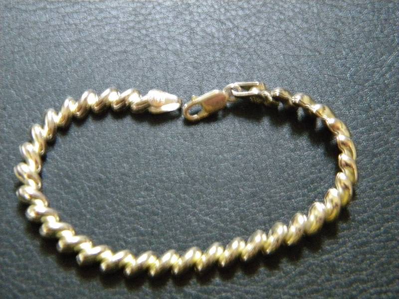 lot 26 image: Sterling Silver Bracelet