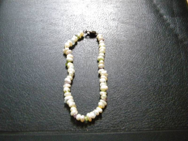 lot 29 image: Pearl & Bead Bracelet with Sterling Silver Clasp