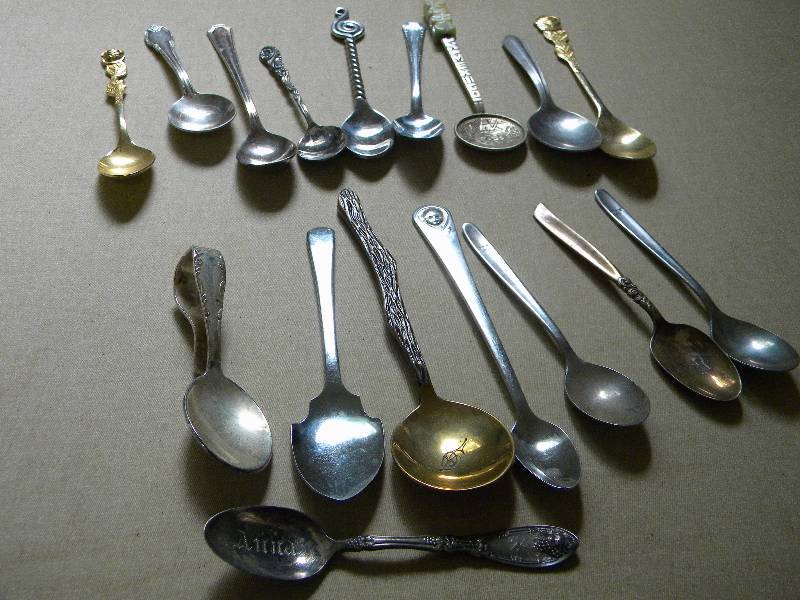 lot 37 image: 17 SmallBaby Spoons