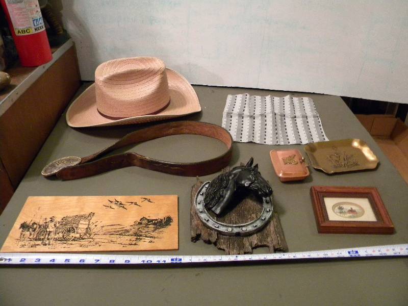 lot 46 image: Western Items