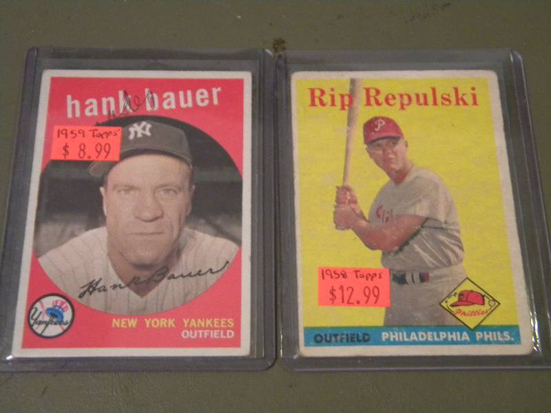lot 56 image: 1959 Hank Bauer & 1958 Rip Repulski  Topps Baseball Cards