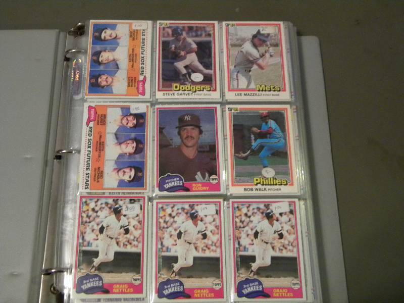 lot 60 image: Baseball Cards