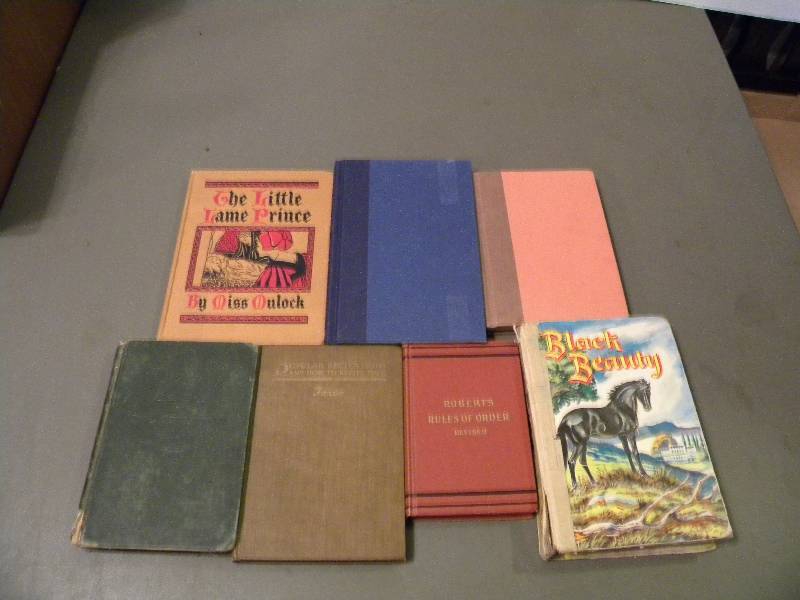 lot 72 image: Vintage & Newer Books