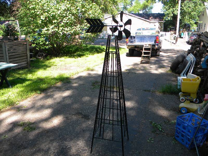 lot 79 image: Outdoor Display Windmill