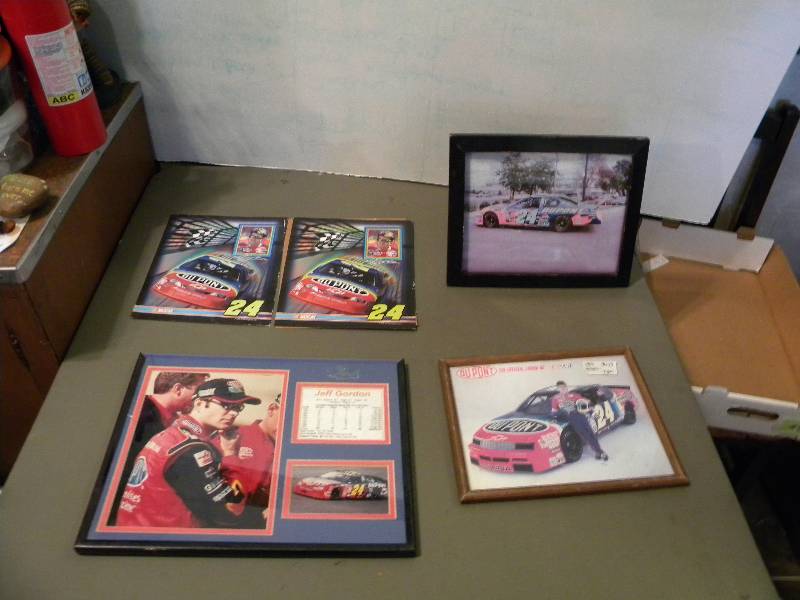 lot 82 image: Jeff Gordon Collectibles