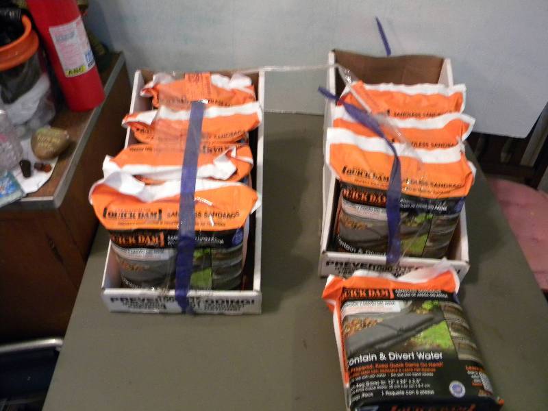 lot 96 image: 8 Sandless Sandbags