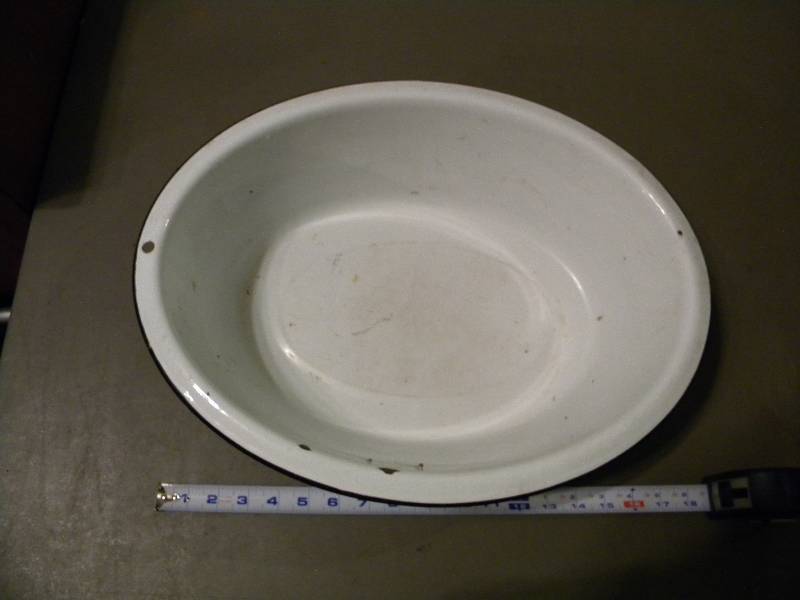 lot 120 image: Enamelware Wash Basin
