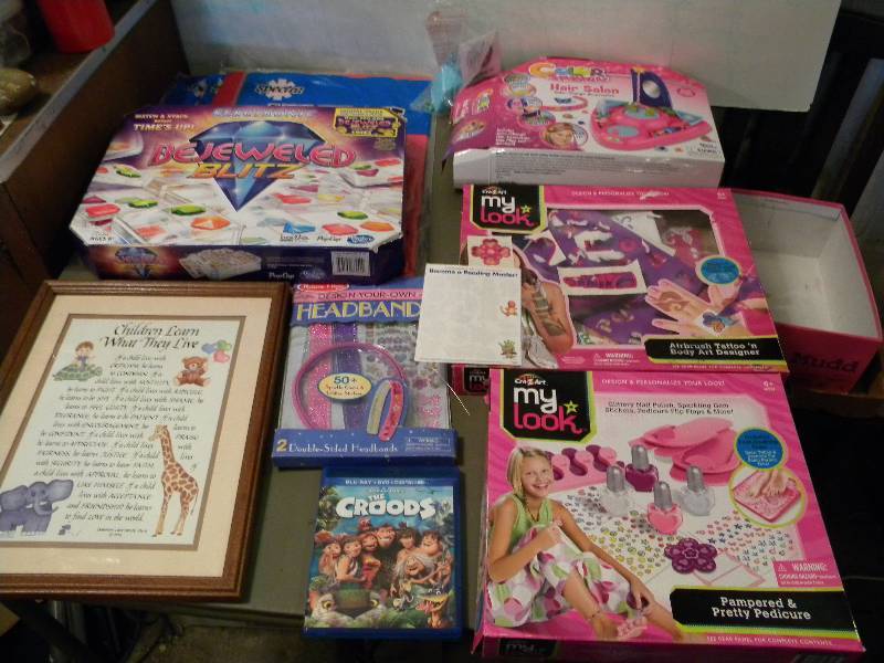 lot 128 image: Games,DVD,Art Tissue & Others