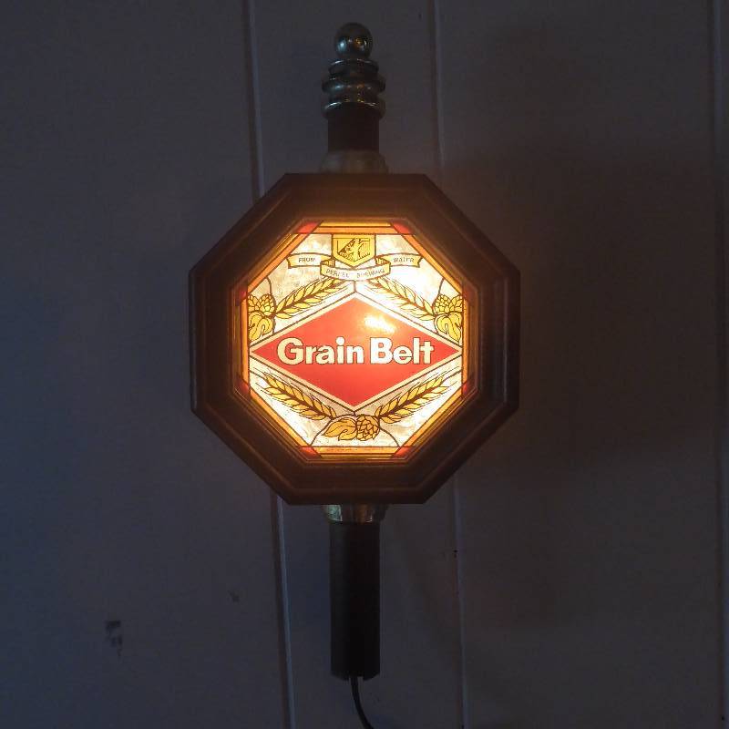 lot 10 image: Grain Belt Light Up Sign
