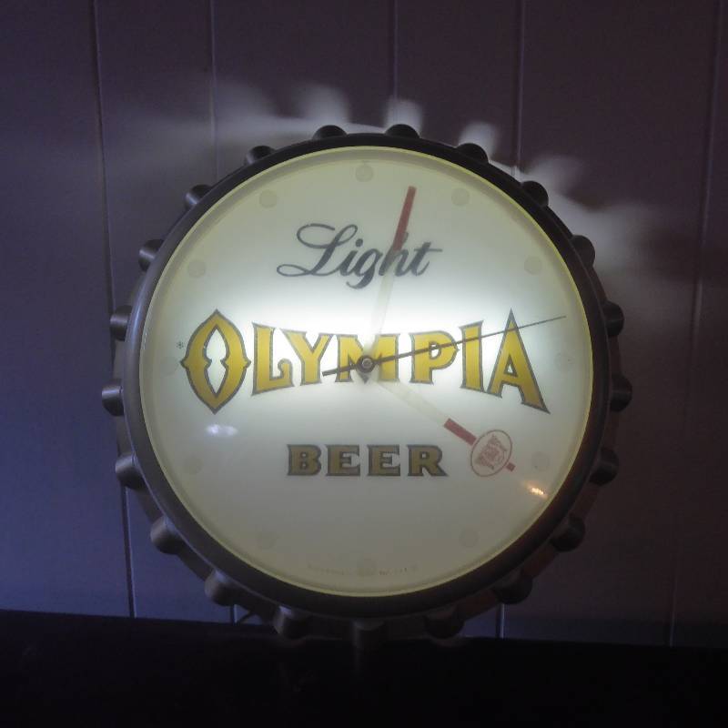 lot 11 image: Olympia Light Light Up Clock