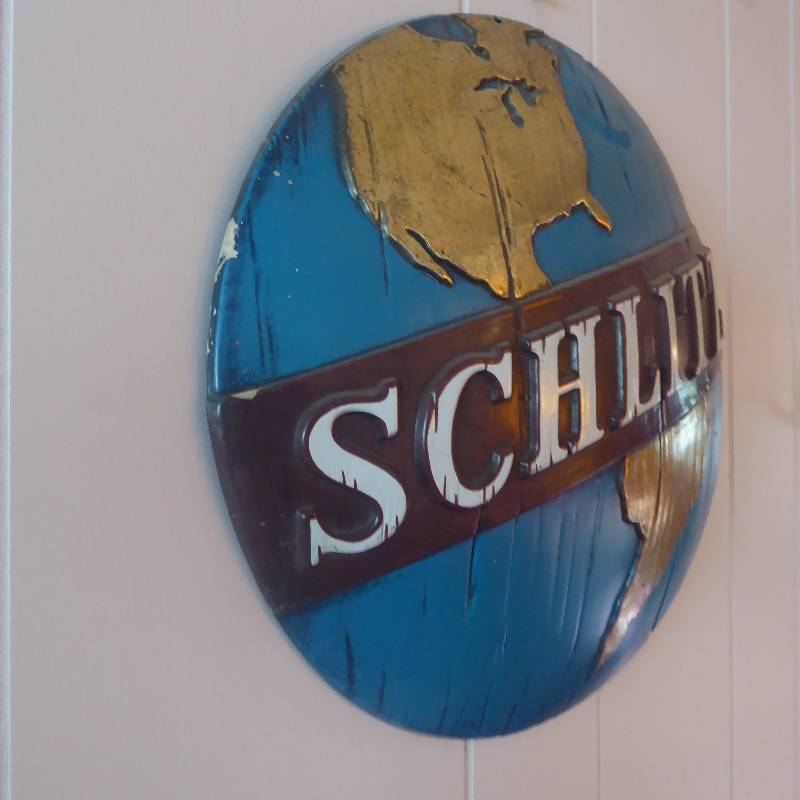 lot 16 image: Schlitz Globe Plastic Sign